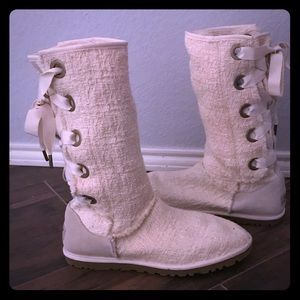 UGG Heirloom boots size 8 in Cream worn twice!